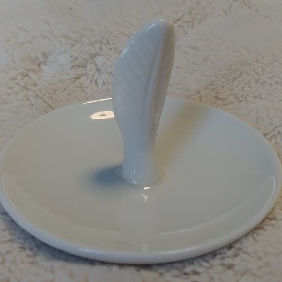 Feather Ring Trinket Dish - Picture 2 of 3